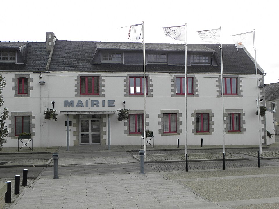 Plouénan (29) Mairie