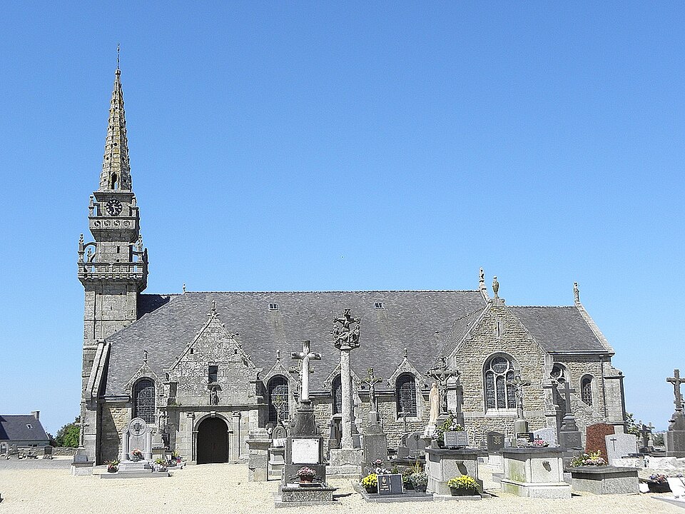 Plougoulm (29) Église 02
