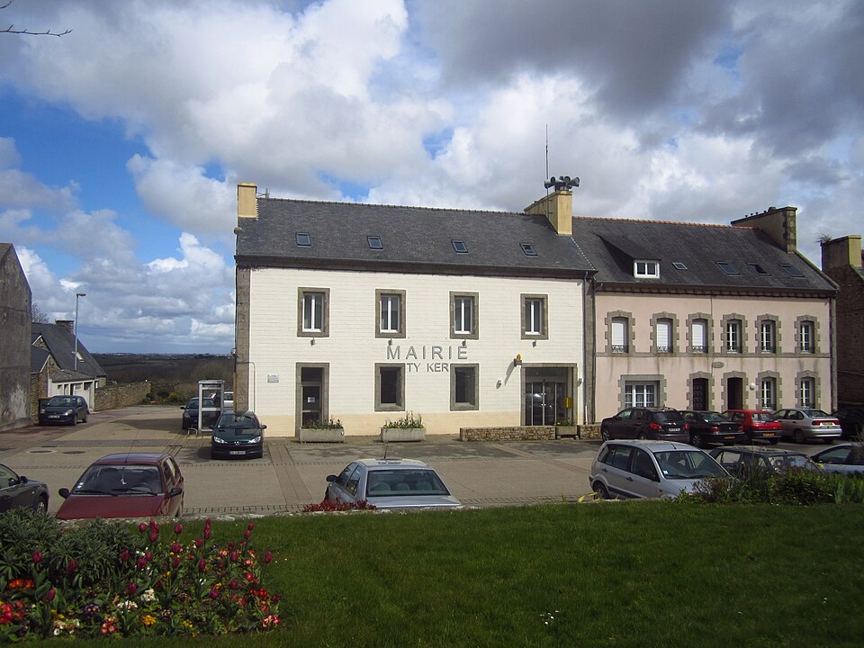 Mairie de Plouguin, Finistère