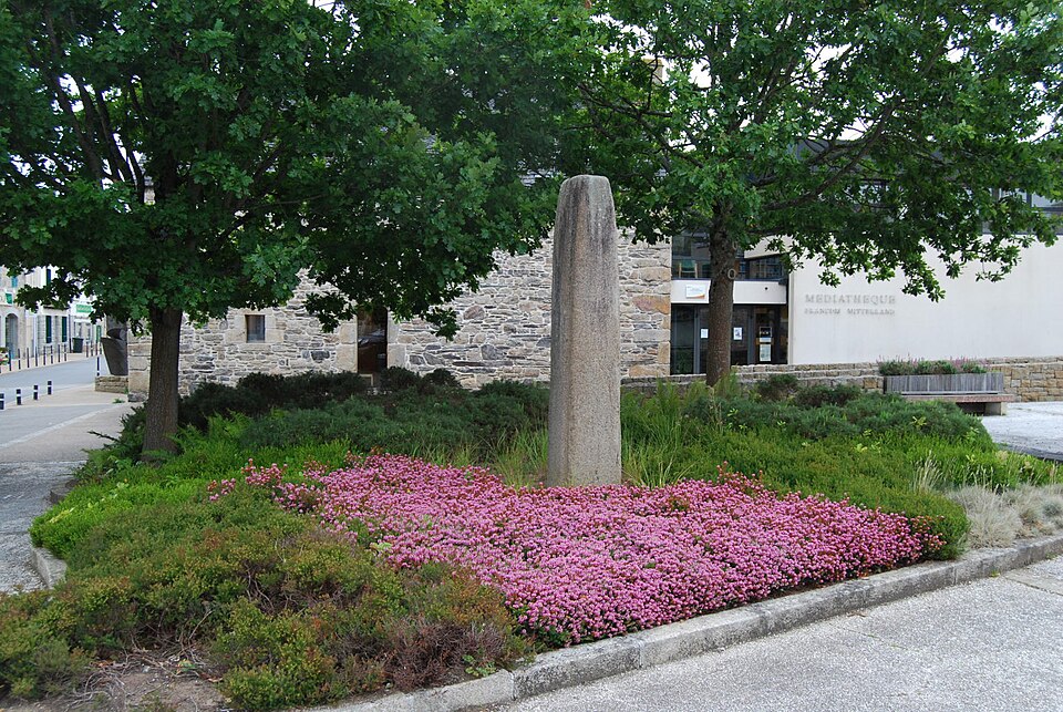 Le menhir de Plourin