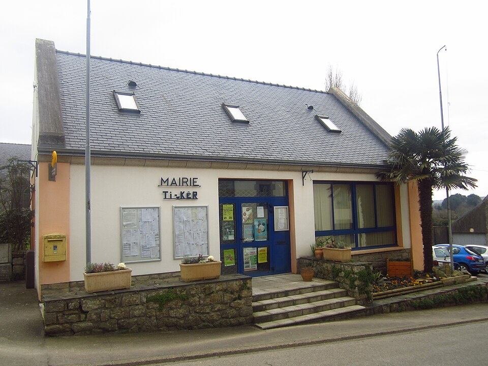 Mairie de Pouldergat, Finistère 02