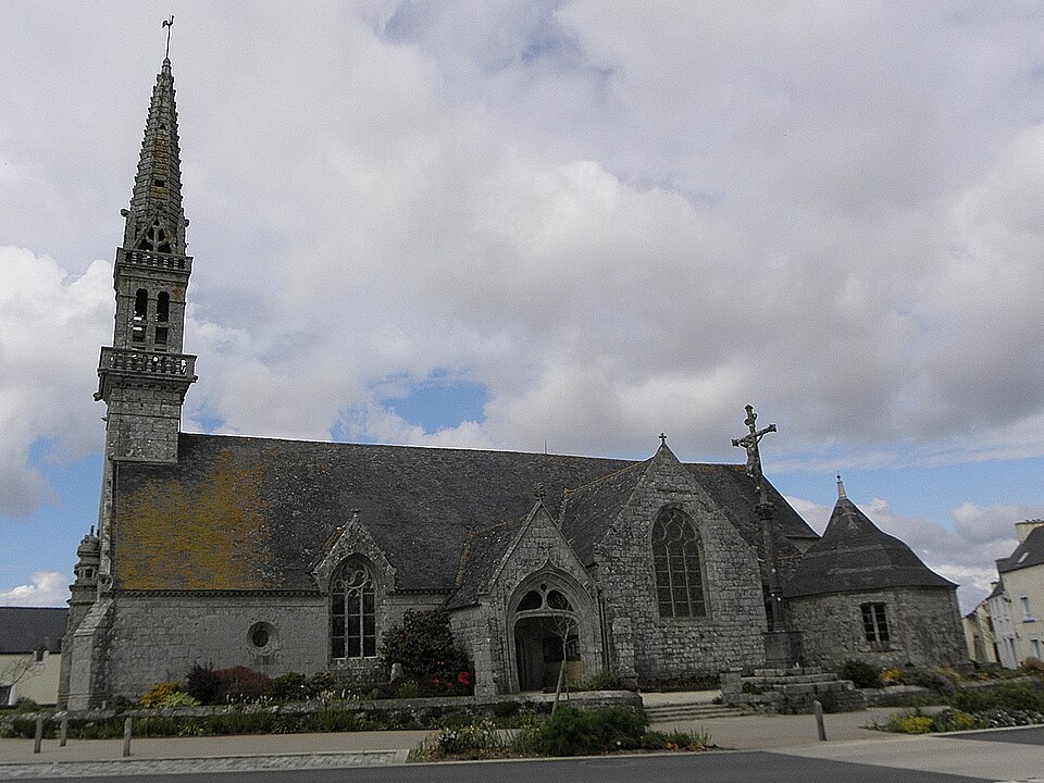 Poullan — sur — Mer (29) Église 01