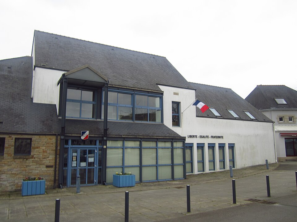Mairie de Saint — Évarzec, Finistère