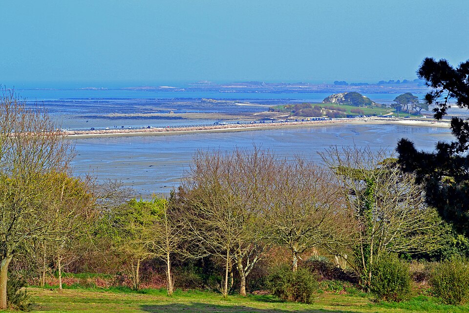 Littoral de Saint — Pol — de — Léon en mars 2013