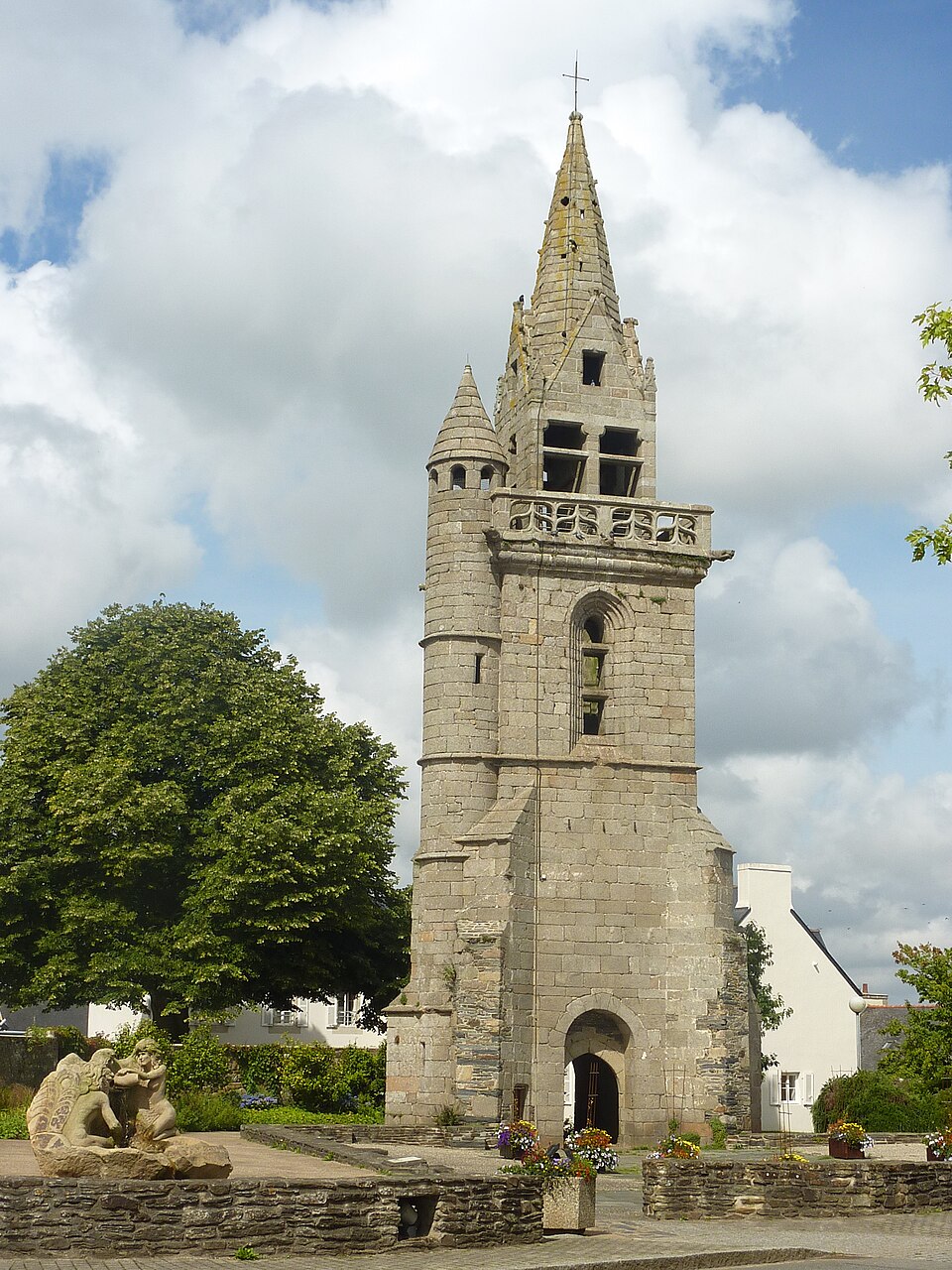 Taulé 1 Le vieux clocher
