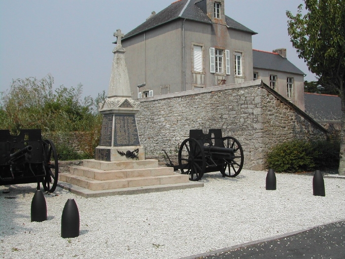 Monument aux morts de Tréffiagat (Finistère)