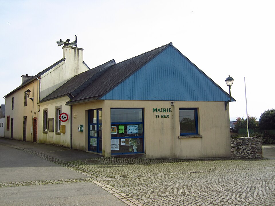 Mairie de Tréflévénez, Finistère