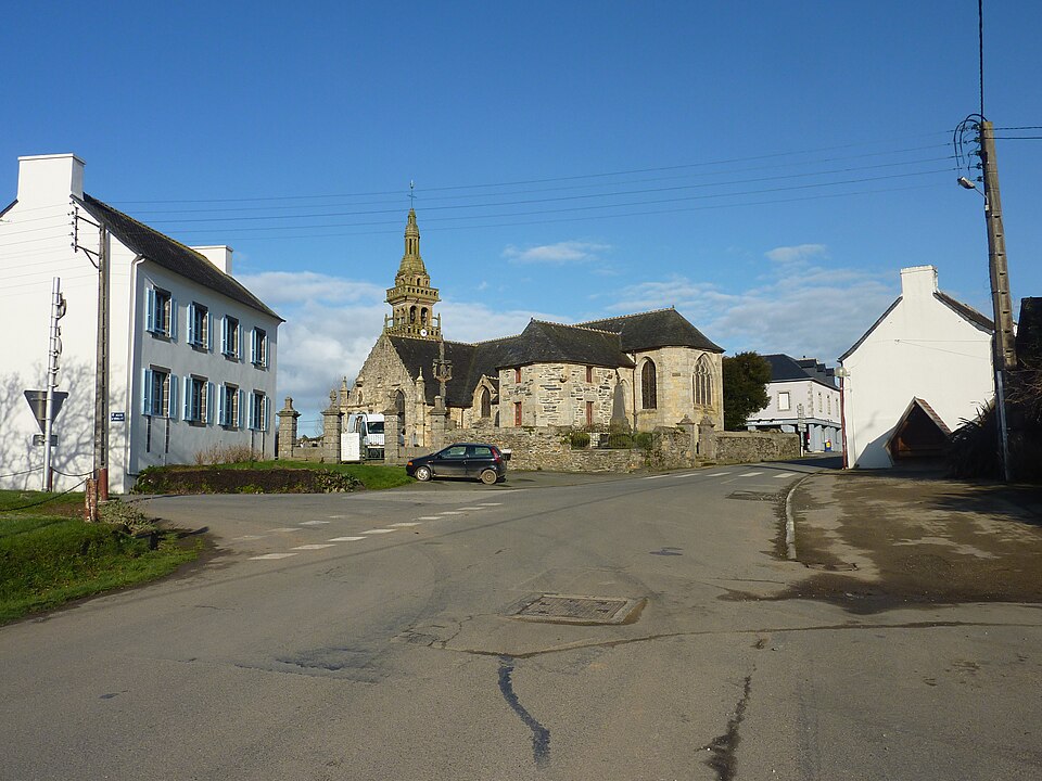 017 Le Tréhou Le village et l'église
