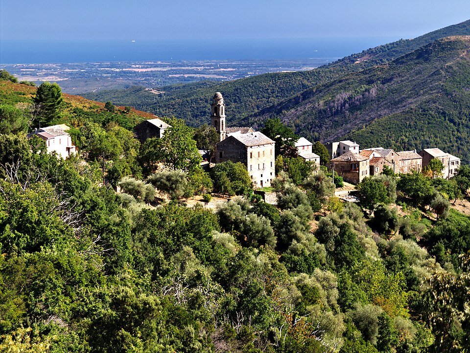 Ampriani Village Plaine