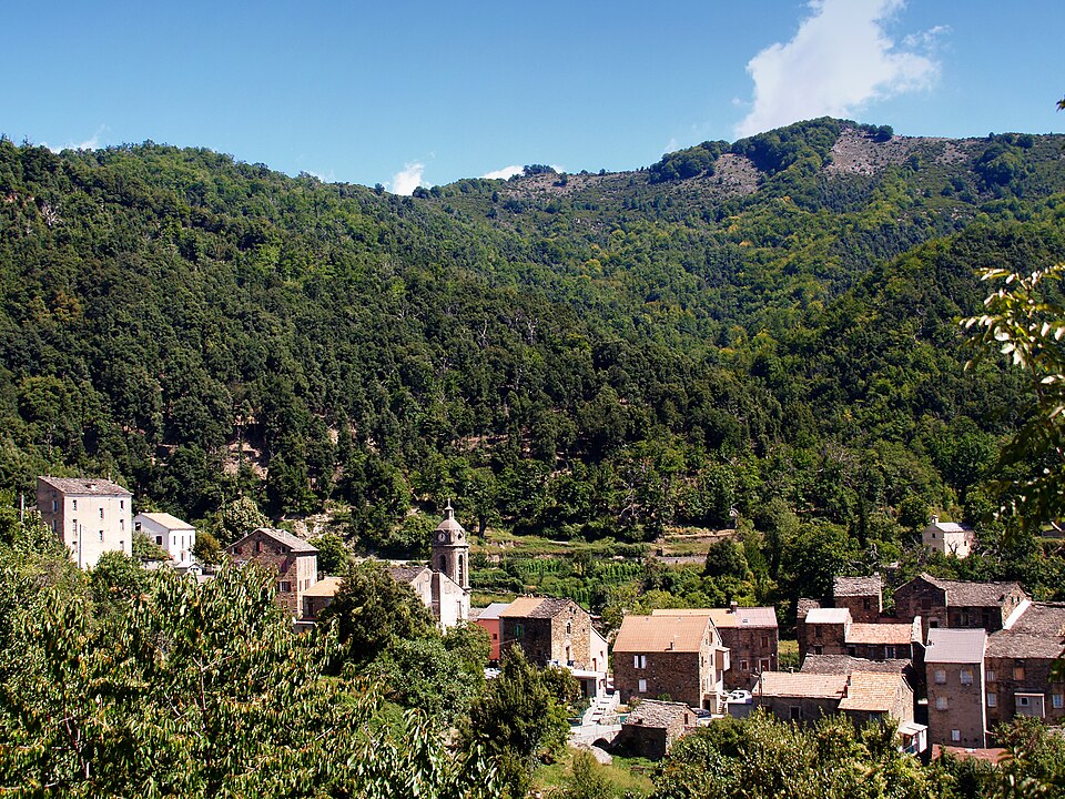 Bustanico Village