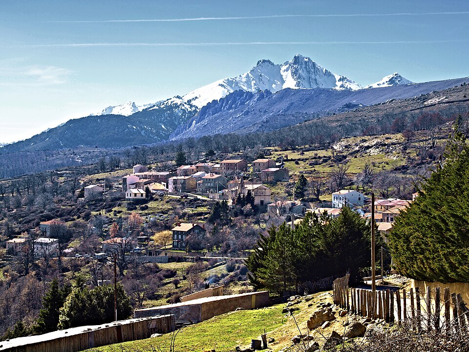 Lozzi — Village