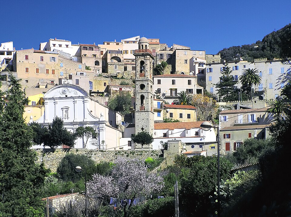 Lumio — village