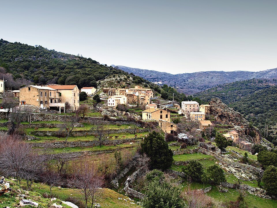 Mausoleo — village