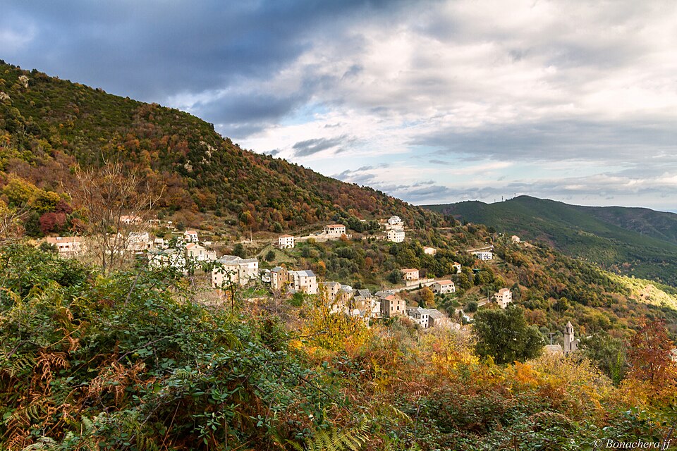 Vue du village de Vignale