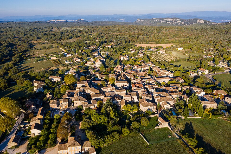 Fons — sur — Lussan — aerial view — 0186