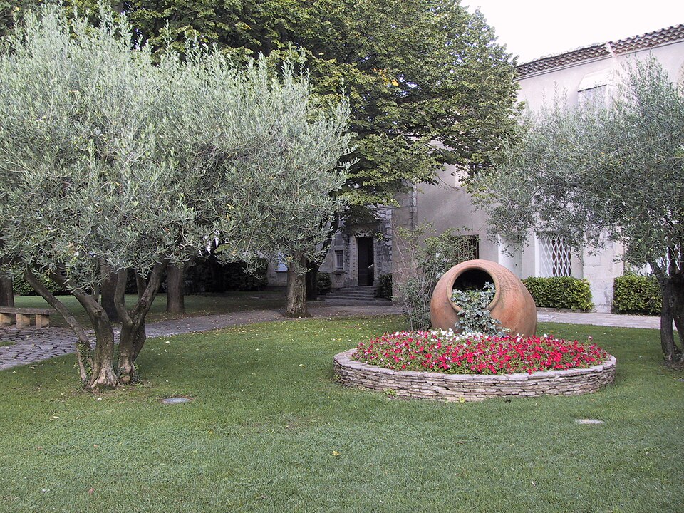 Jardin de la mairie de Garons 11 septembre 2006