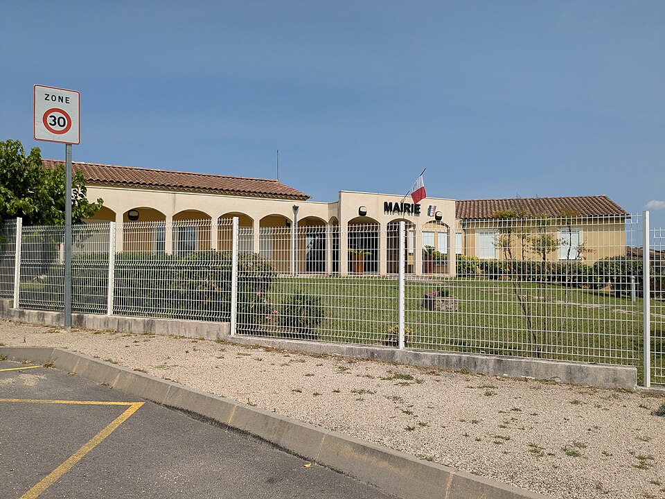Méjannes — lès — Alès — Rue des Écoles — Mairie