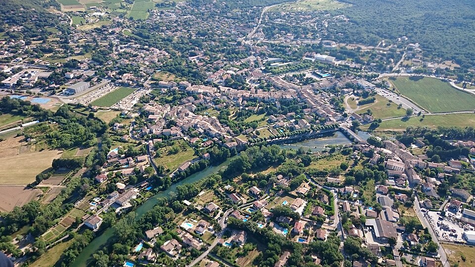 Vue aérienne de Quissac (Gard)
