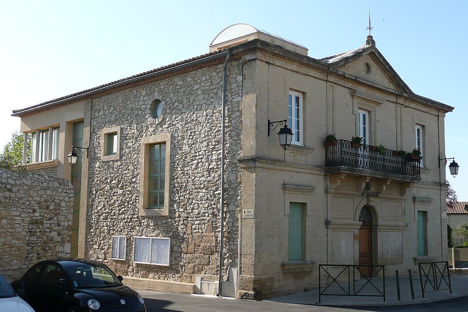 Mairie à Saint — Laurent — des — Arbres