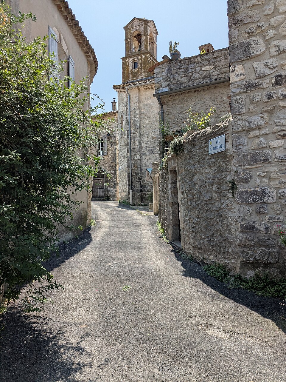 Seynes — Rue des Camisards — Depuis la place des Hirondelles