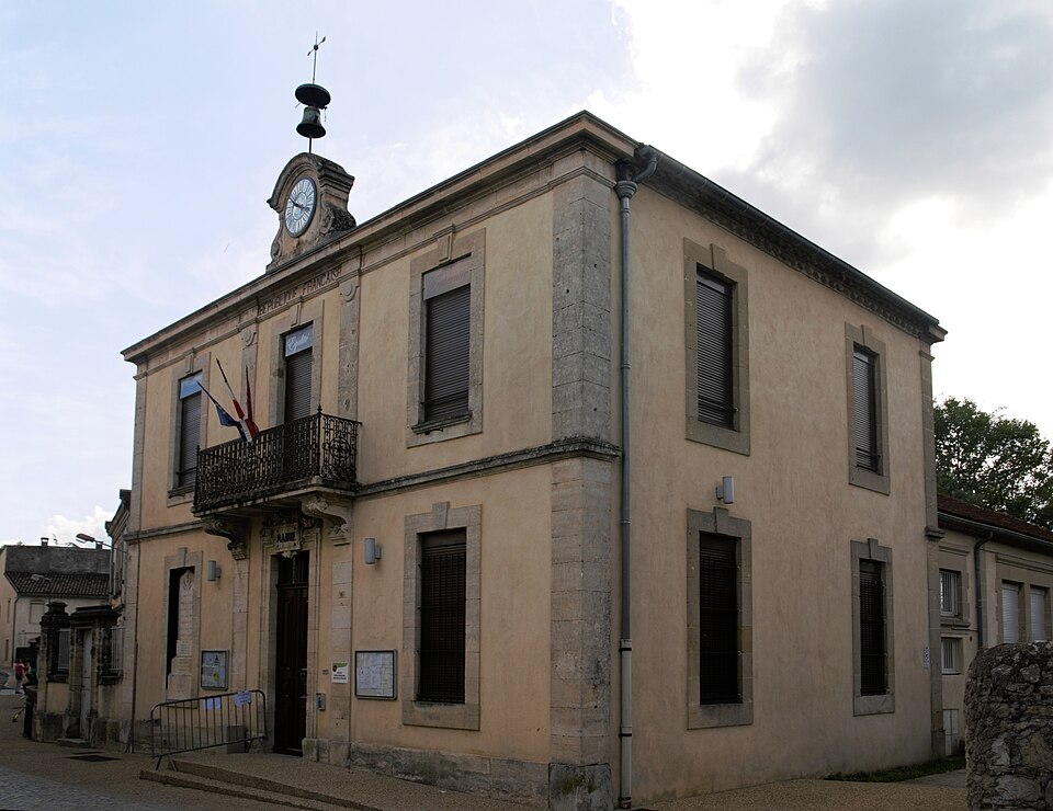 Vic le Fesq — Mairie — 20211002