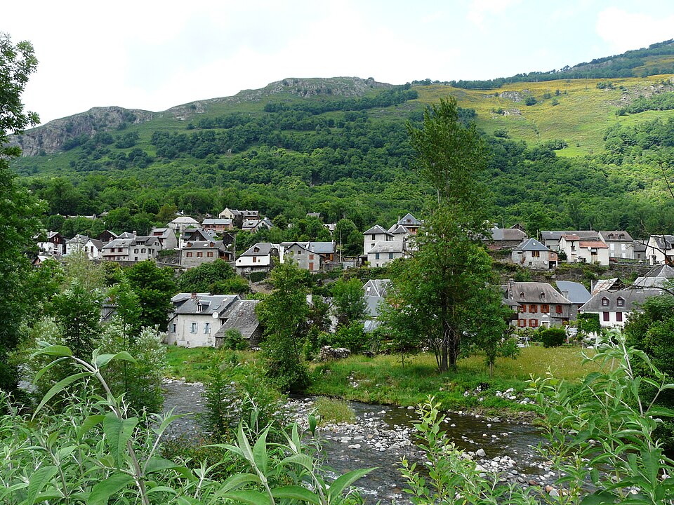 Fos (31) village