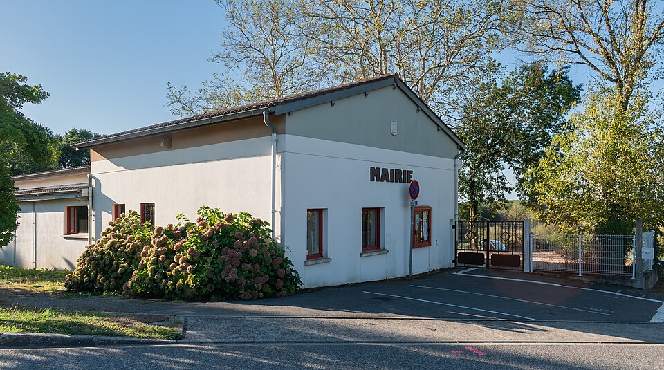 Town hall of Lahage HG (2)