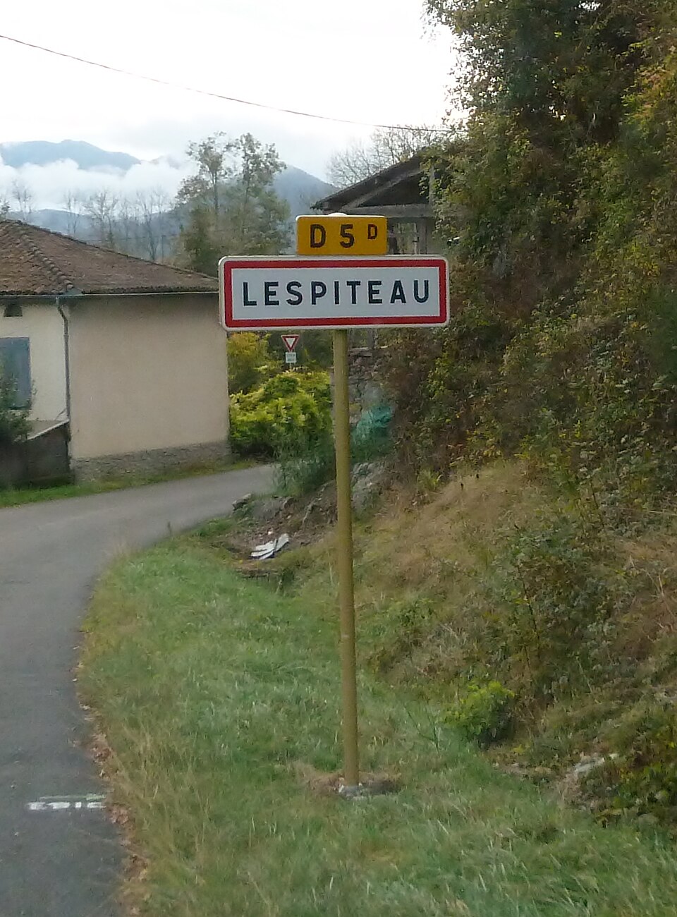 Entrée dans Lespiteau