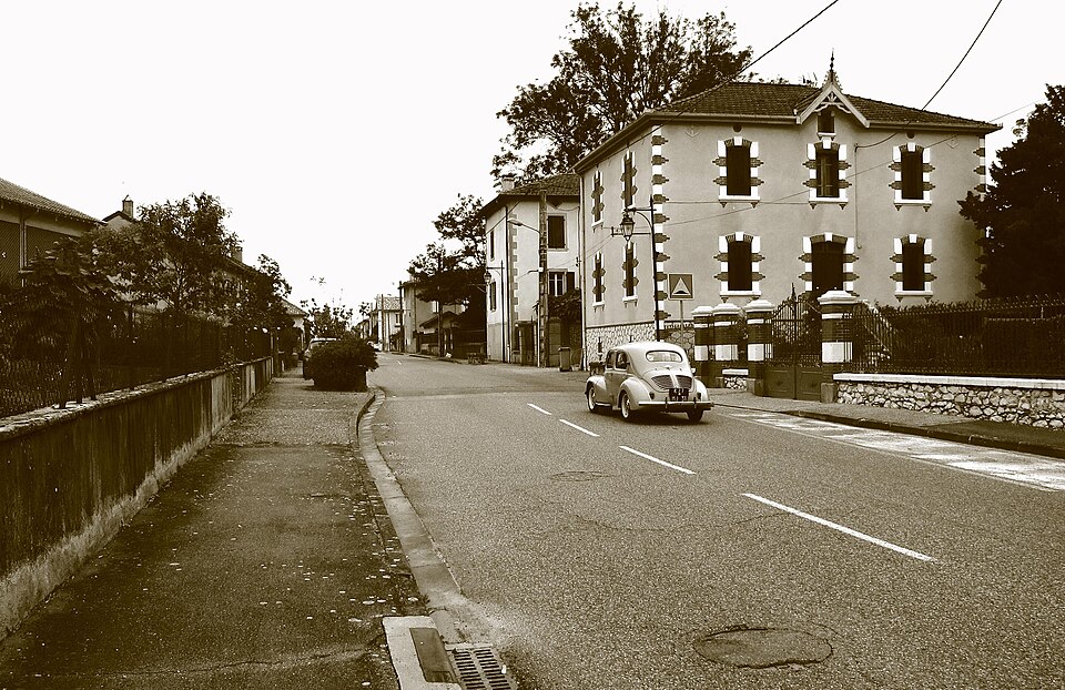 Mazères — sur — Salat — Rue Marcel Loubens — 20130628 (1)