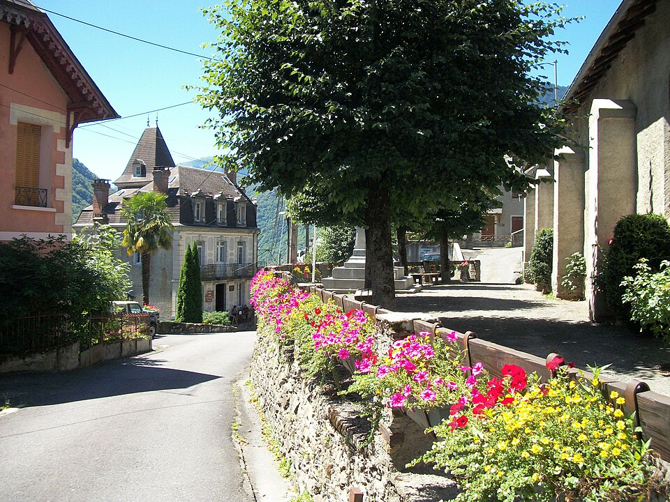 Melles (Haute — Garonne) village