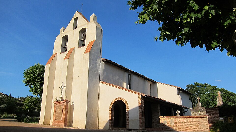 Pin — Balma — Église Saint — Pierre — 20110614 (1)