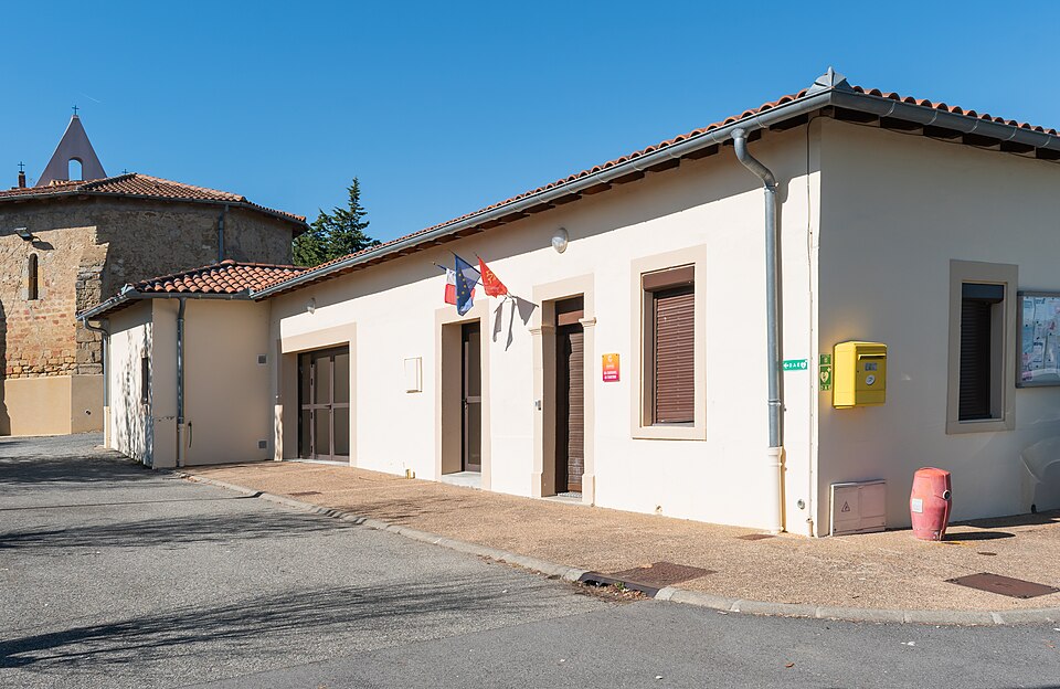 Town hall of Riolas (1)