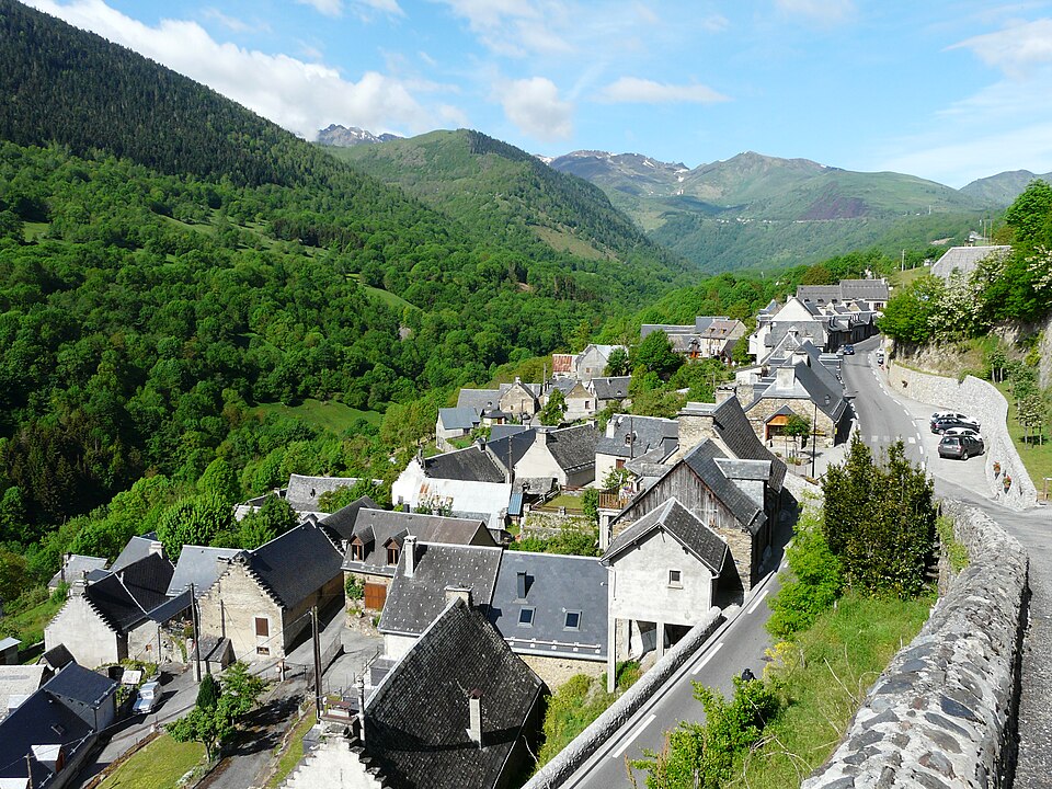 Saint — Aventin village