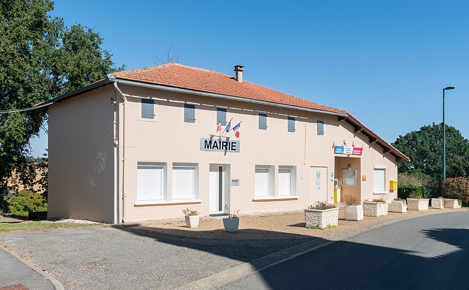 Town hall of Cazac (1)