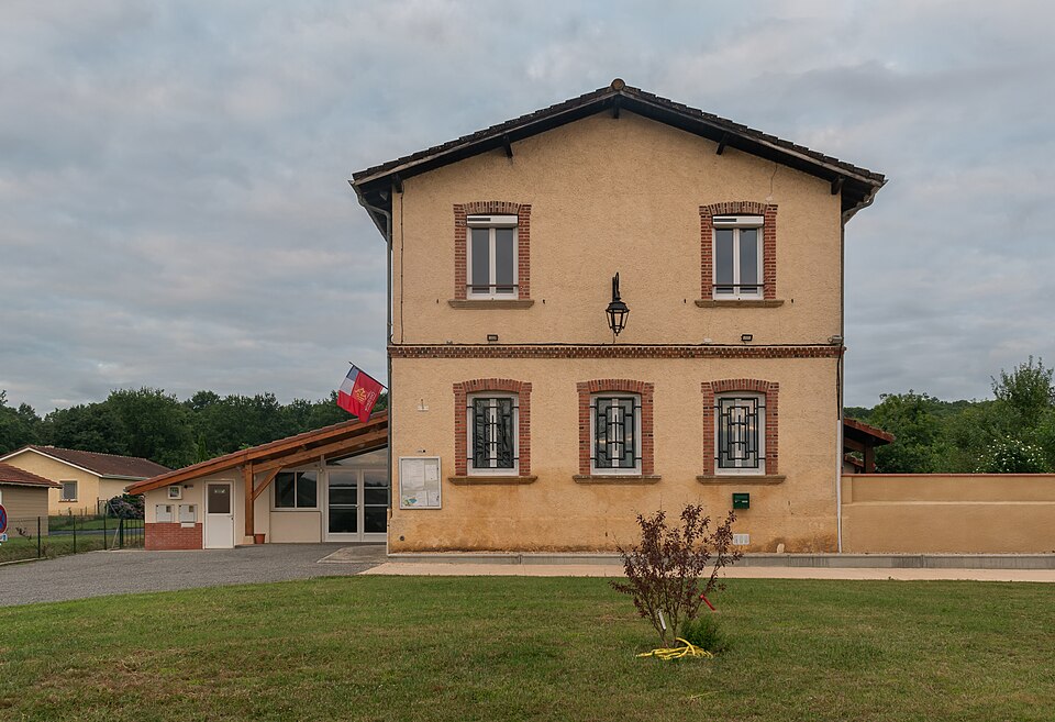 Town hall of Beccas (3)