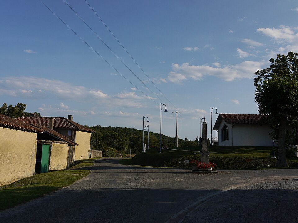 Betcave — Carrefour Village D283