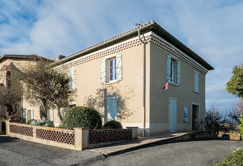 Town hall of Garravet (1)