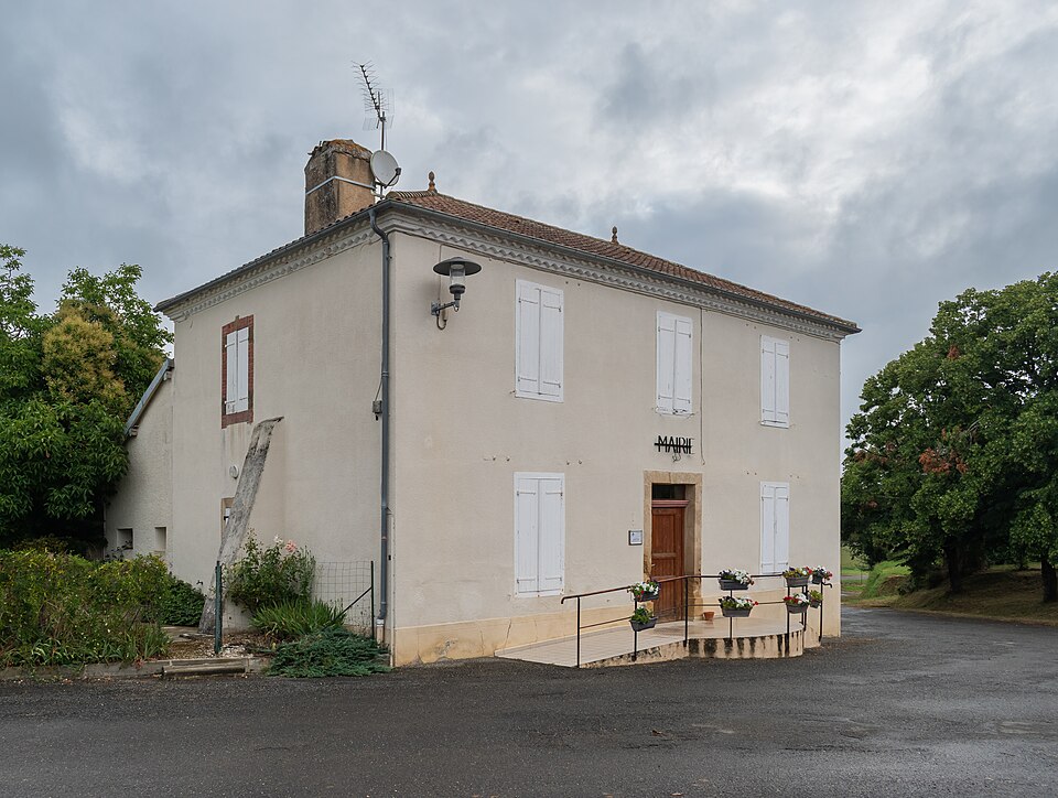 Town hall of Idrac — Respailles (1)