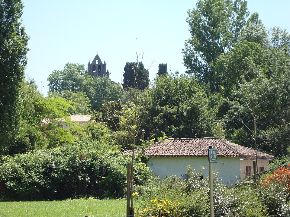 L'Isle — Arné (Gers, Fr) vue du village