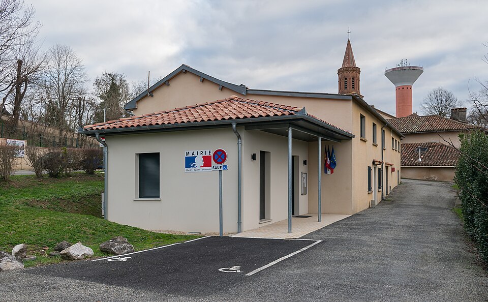 Town hall of Lahas (2)