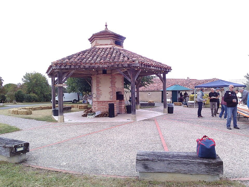 Communal bread oven 20160918 132222