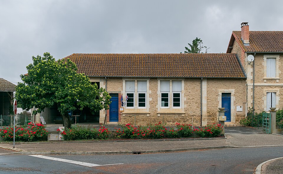 Town hall of Loubersan (2)