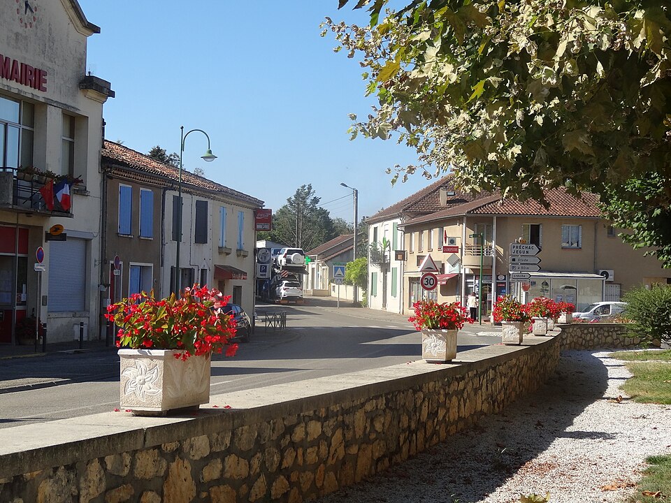 Montestruc 2018 12 — Rue principale