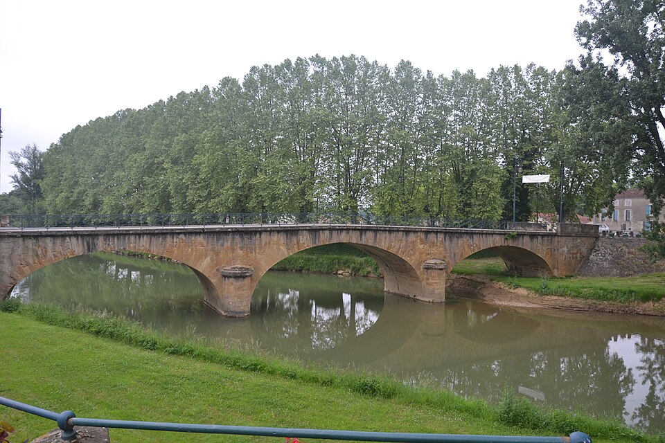 Pont sur Arros à Plaisance