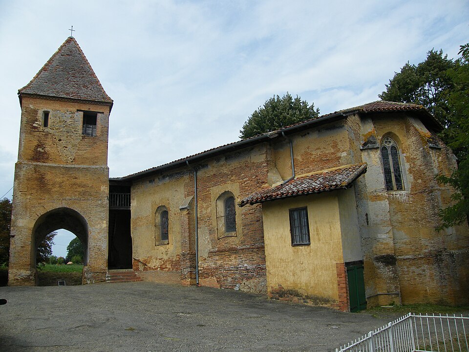 Clocher et église de Toujouse
