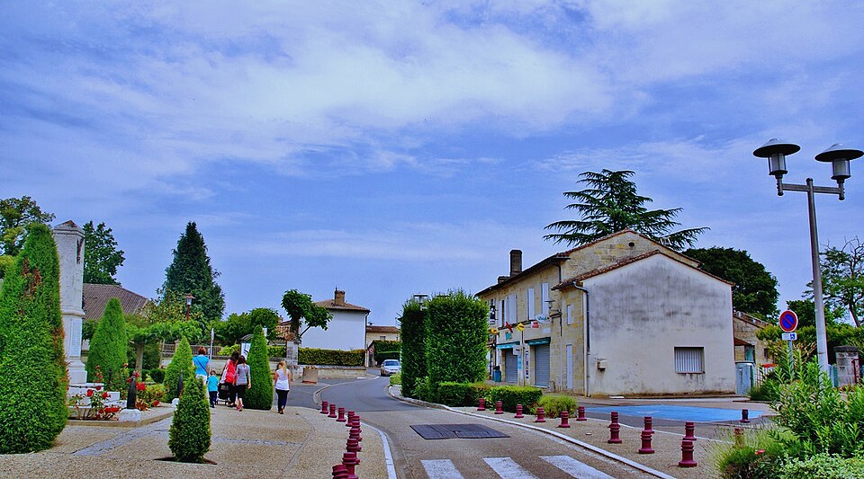 055 Les Artigues — de — Lussac ( 33570 )