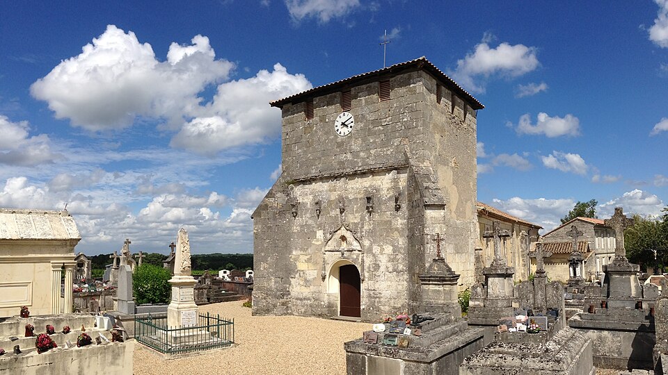 Eglise Ste Croix de Bayas