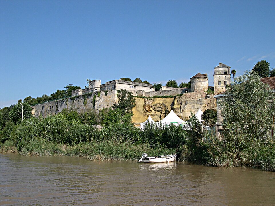 Bourg — sur — Gironde2