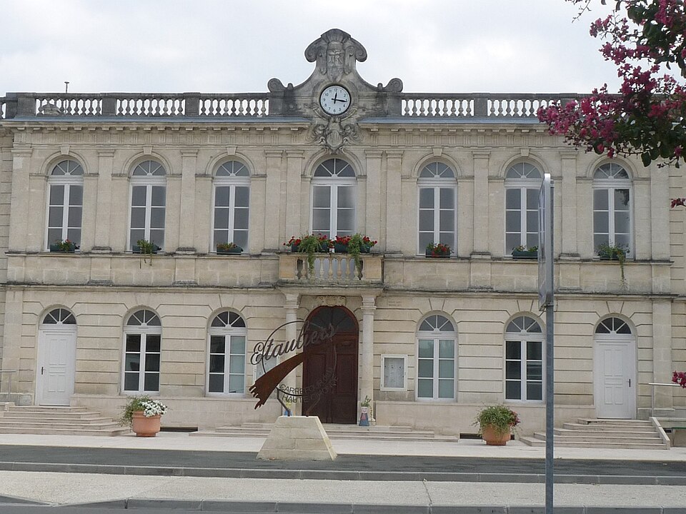 Etauliers mairie
