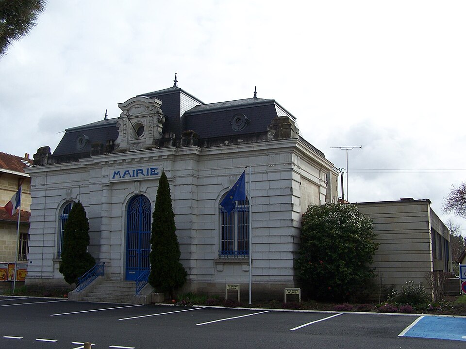 Le Porge Mairie